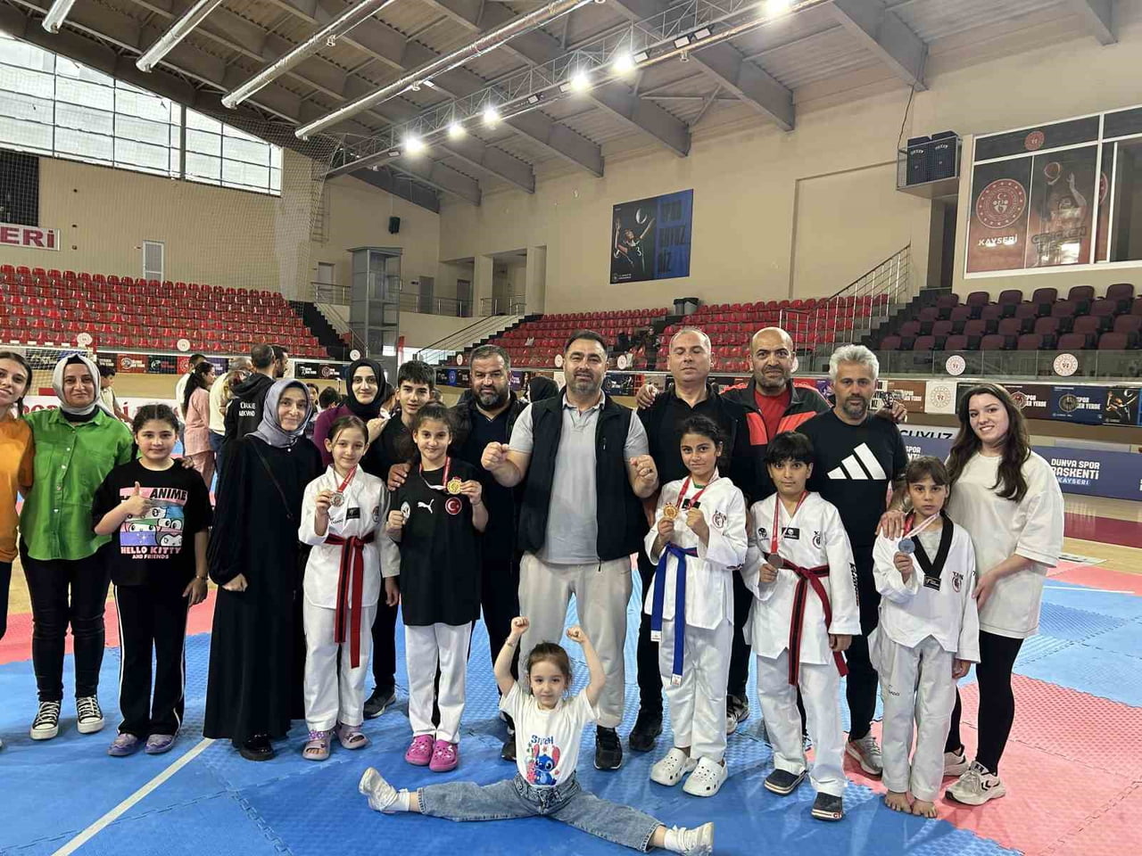 KAYSERİ'DE OKUL SPORLARI MİNİKLER TAEKWONDO İL MÜSABAKALARI GERÇEKLEŞTİRİLDİ.