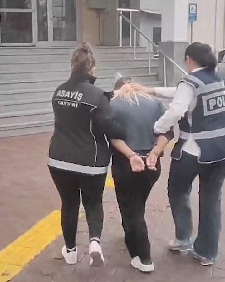 KAYSERİ'DE POLİSİ, 'HIRSIZLIK' SUÇUNDAN 31 YIL 1 AY KESİNLEŞMİŞ HAPİS CEZASI BULUNAN KADINI...