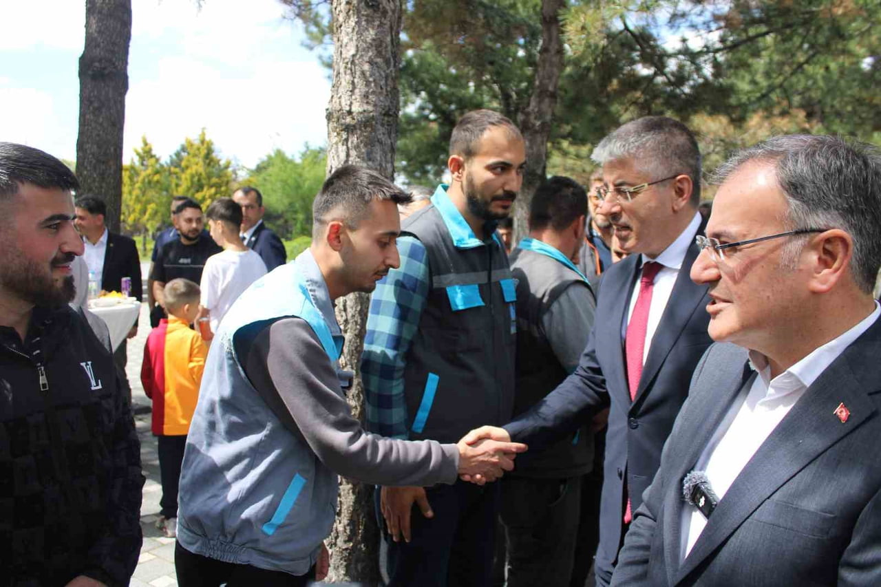 KAYSERİ'NİN HACILAR İLÇESİNDE BAYRAMLAŞMA PROGRAMI DÜZENLENDİ.