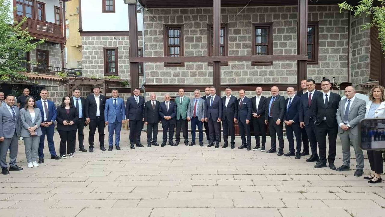 KAYSERİ BÜYÜKŞEHİR BELEDİYE BAŞKANI MEMDUH BÜYÜKKILIÇ, TÜRKİYE BASIN FEDERASYONU’NDA (TÜBAF)...
