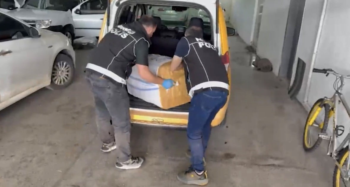 KAYSERİ’DE POLİS EKİPLERİ TARAFINDAN YAPILAN ÇALIŞMALARDA, 9 KİLO 200 GRAM UYUŞTURUCU ELE...