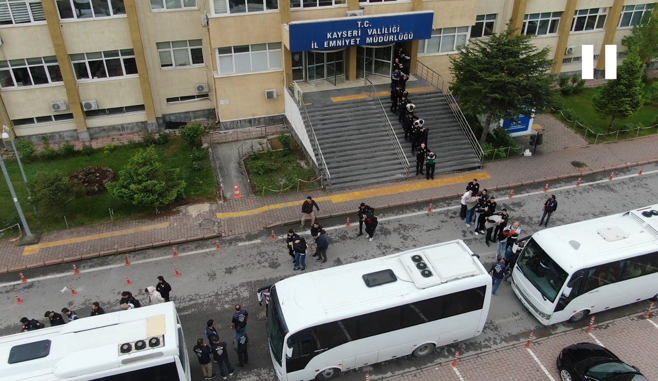 KAYSERİ MERKEZLİ 19 İLDE DÜZENLENEN YASA DIŞI BAHİS OPERASYONUNDA GÖZALTINA ALINAN 119 ŞÜPHELİDEN...