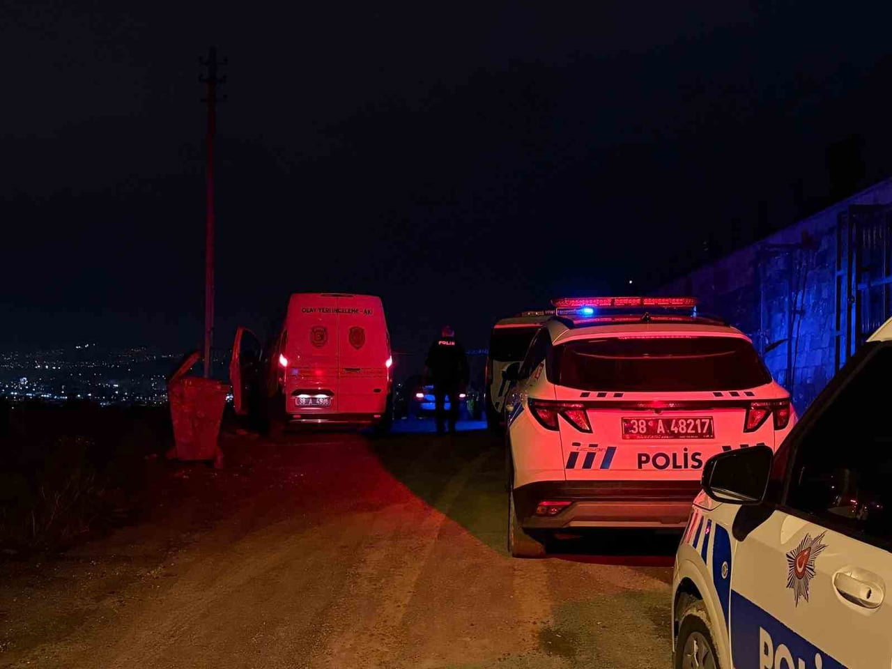 KAYSERİ’NİN KOCASİNAN İLÇESİNDE ARKADAŞINA İNTİHAR EDECEĞİNE YÖNELİK MESAJLAR ATAN ŞAHIS TEPELİK...