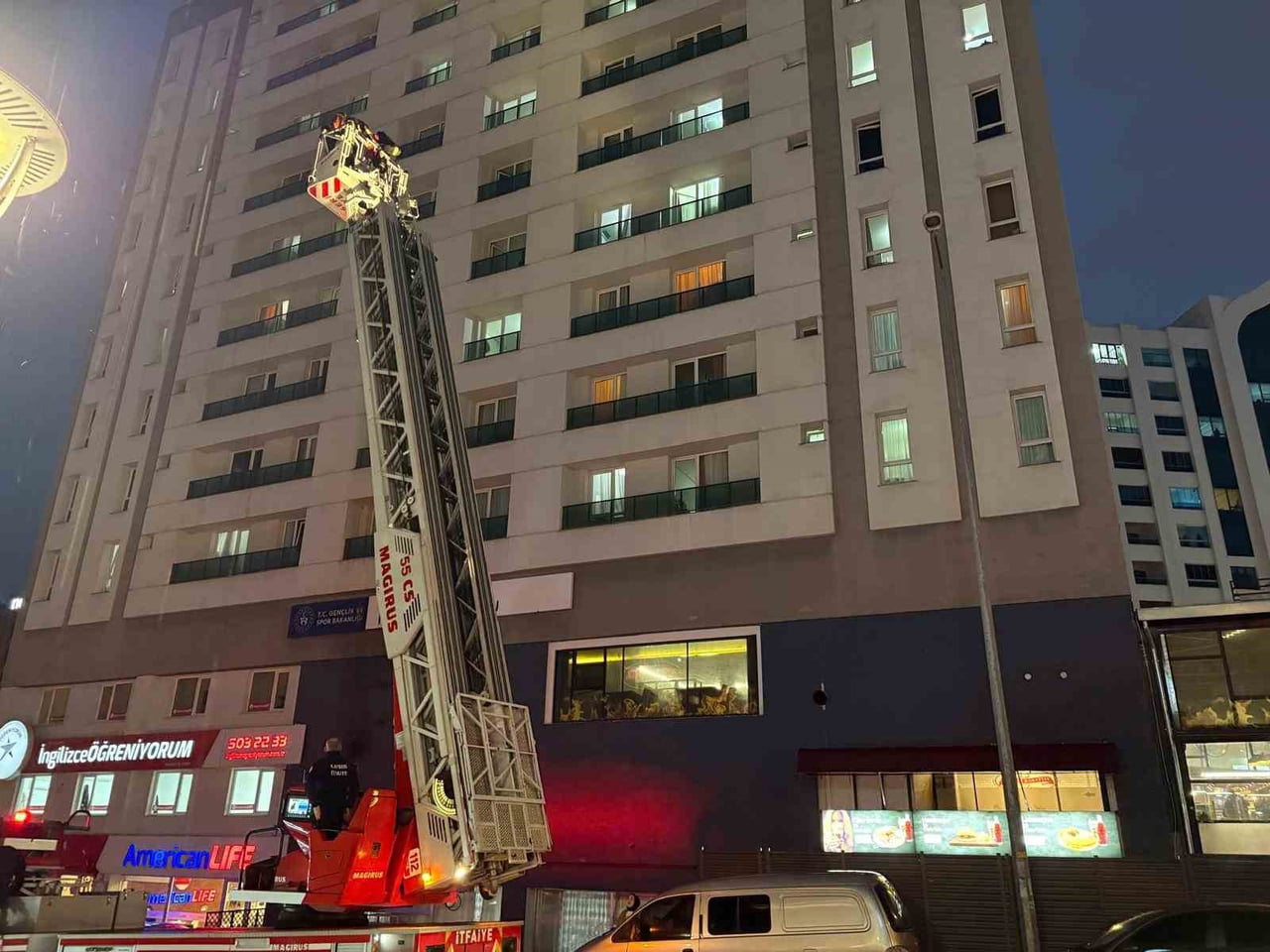 KAYSERİ’NİN TALAS İLÇESİNDE BİR KIZ ÖĞRENCİ YURDUNDA İDDİAYA GÖRE PRİZDEN ÇIKAN YANGIN PANİĞE...