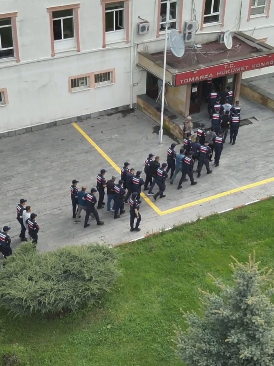 KAYSERİ’NİN TOMARZA İLÇESİNDE JANDARMA EKİPLERİ TARAFINDAN UYUŞTURUCUYLA MÜCADELE ÇERÇEVESİNDE...