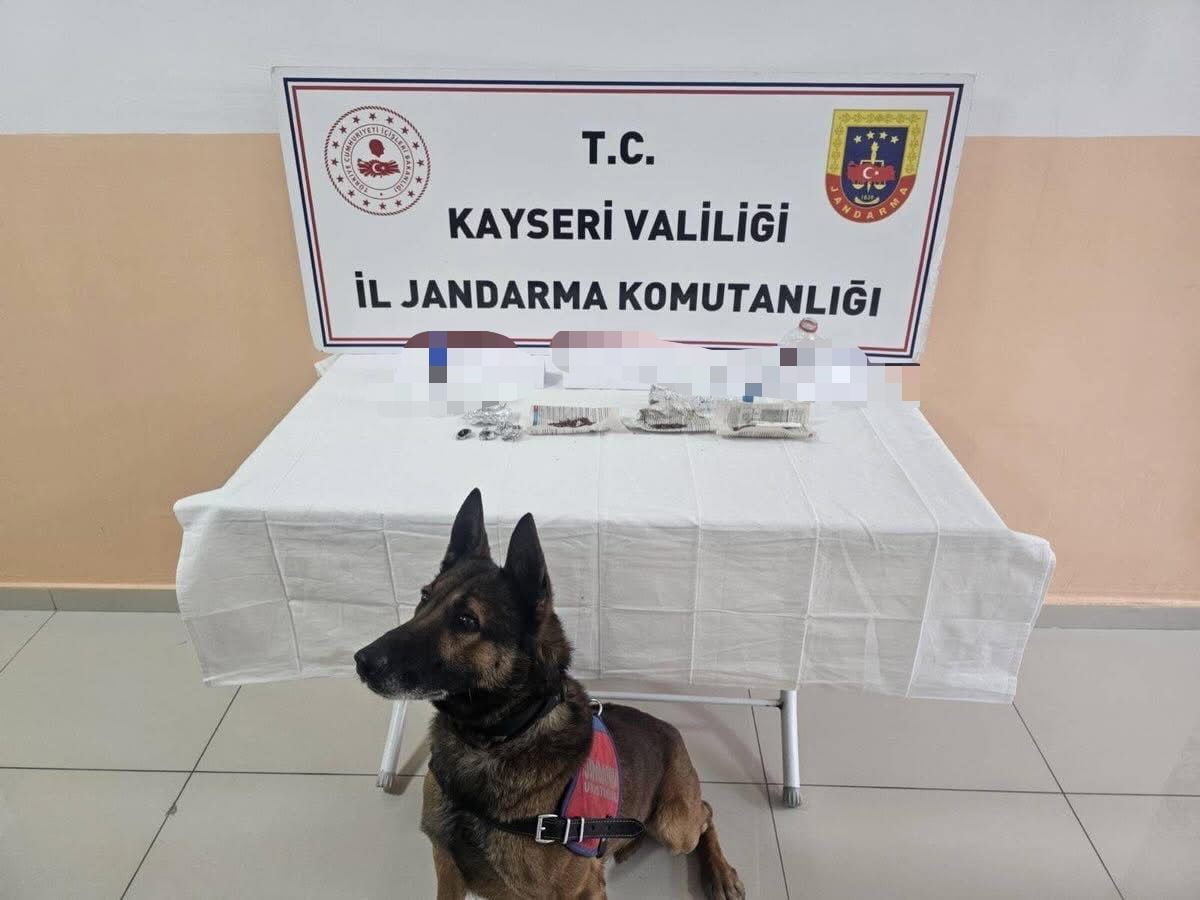 KAYSERİ’NİN TOMARZA İLÇESİNDE JANDARMA EKİPLERİ TARAFINDAN UYUŞTURUCUYLA MÜCADELE ÇERÇEVESİNDE...