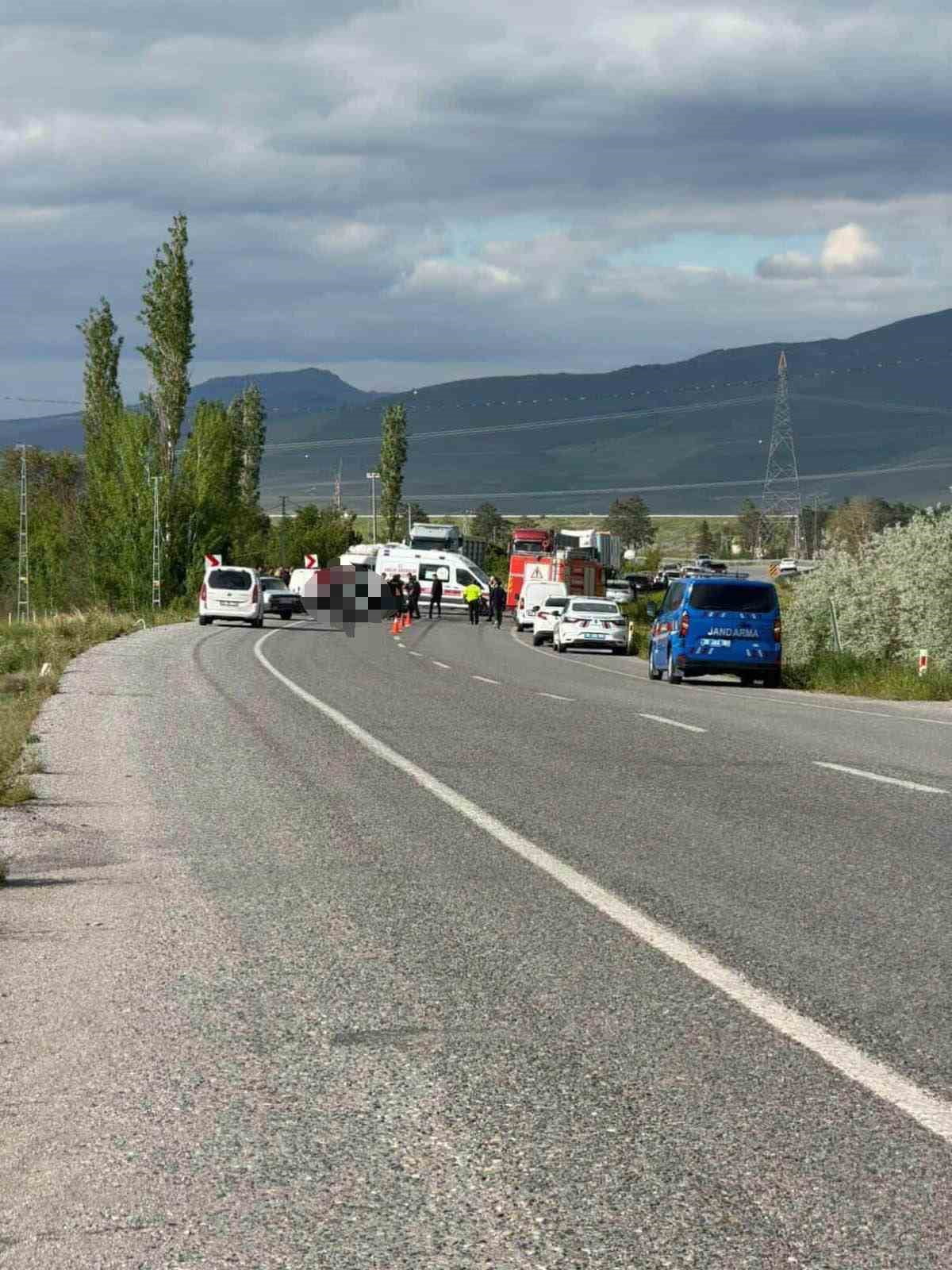 KAYSERİ’NİN YAHYALI İLÇESİNDE OTOMOBİLLE HAFİF TİCARİ ARACIN ÇARPIŞTIĞI TRAFİK KAZASINDA 1 KİŞİ...