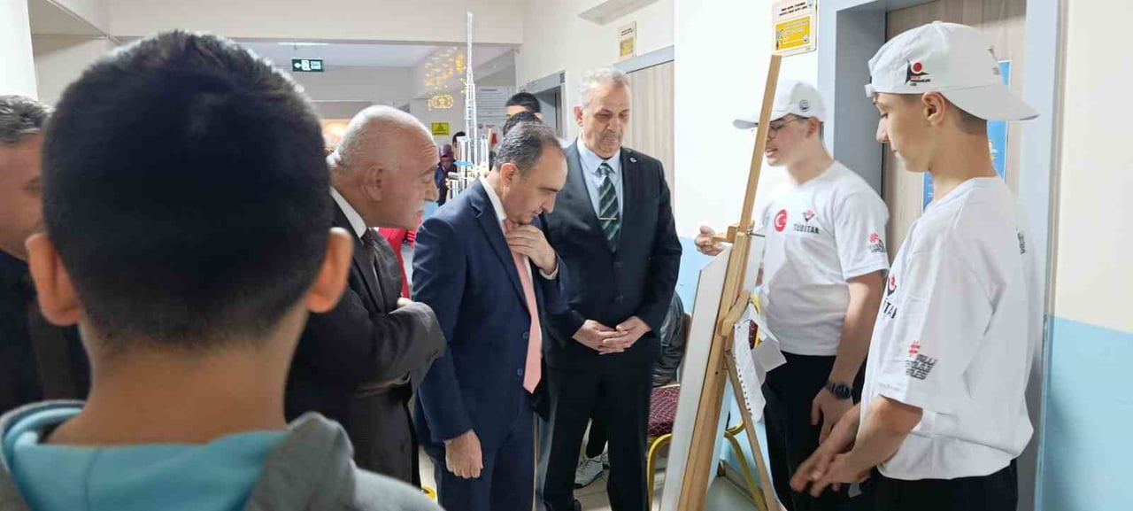 KAYSERİ ÖMER SERPİL ÖZBERBER FEN VE SOSYAL BİLİMLER PROJE OKULU'NUN TÜBİTAK4006 PROJE FUARI İÇİN...