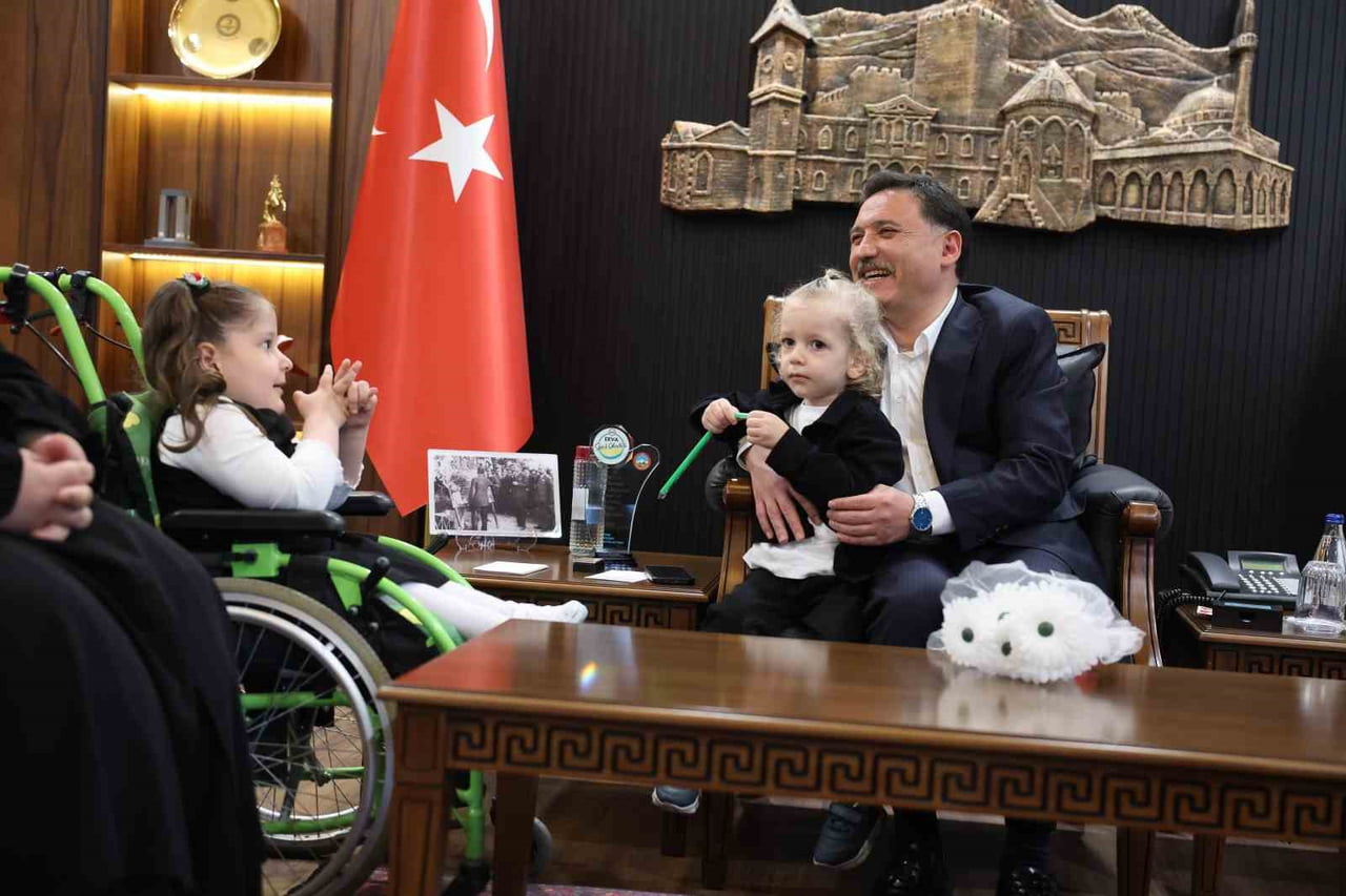 KAYSERİ VALİSİ GÖKMEN ÇİÇEK, GEÇTİĞİMİZ HAFTA ANADOLU SOSYAL SORUMLULUK DERNEĞİ’NDE (ASOS)...