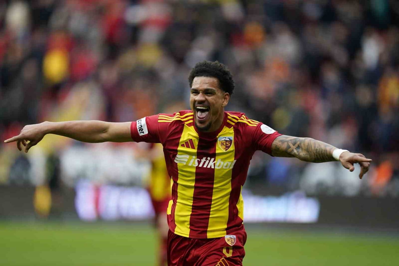 KAYSERİSPOR, 2025-2026 FUTBOL SEZONUNDA OYNADIĞI 34 MAÇTA SADECE 6 KEZ KAZANABİLDİ.