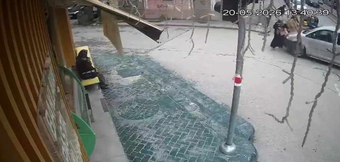 KAZA ANI GÜVENLİK KAMERASINA YANSIDI.