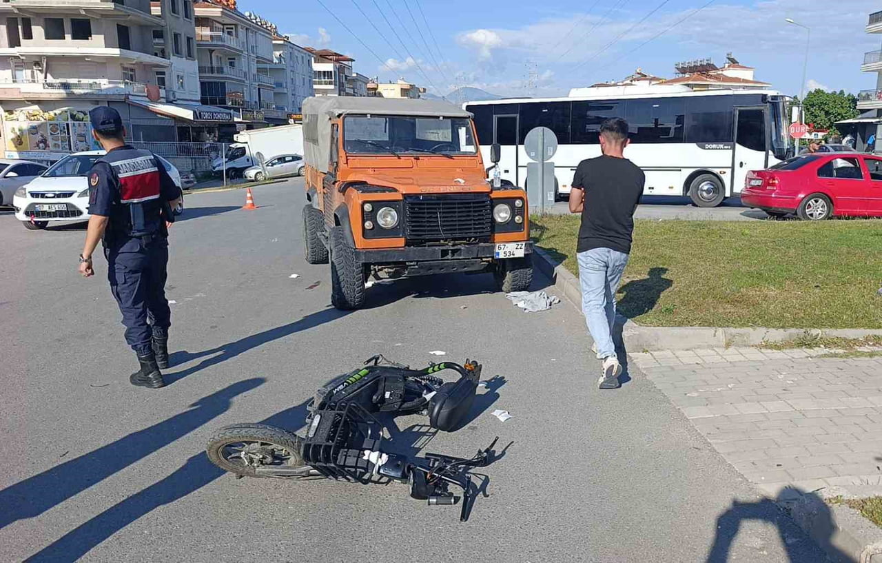 KAZADA YARALANAN MOTOSİKLET SÜRÜCÜSÜNE ARACA PLAKA TAKMAMAKTAN 46 BİN TL PARA CEZASI...