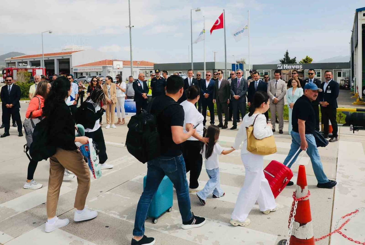KAZAKİSTAN'IN ALMATI ŞEHRİNDEN GAZİPAŞA-ALANYA HAVALİMANI'NA YÖNELİK İLK DOĞRUDAN SEFERİNİ...