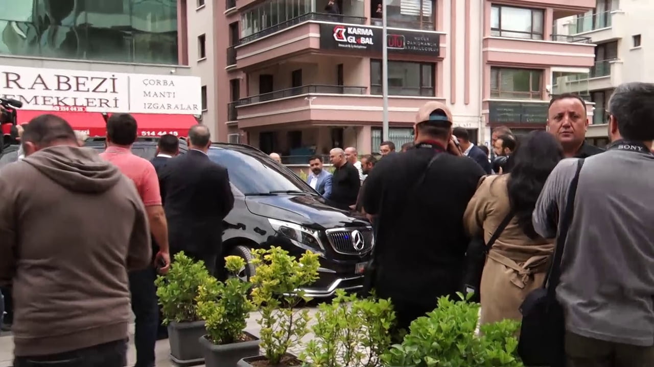 KEMAL KILIÇDAROĞLU, ÇALIŞMA OFİSİNE GELDİ.