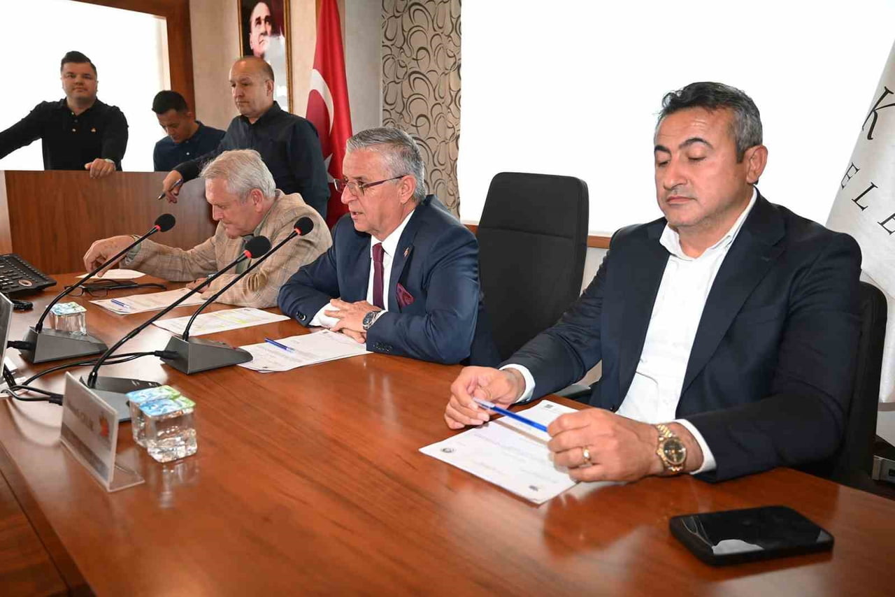 KEMER BELEDİYESİ MAYIS AYI MECLİS TOPLANTISI, KEMER BELEDİYE BAŞKANI NECATİ TOPALOĞLU...