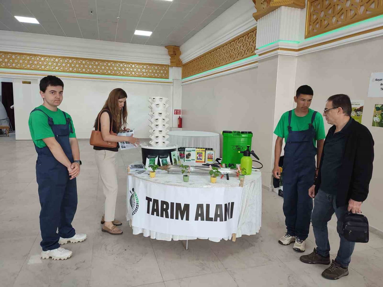 KEŞAN’DA “MAARİFİN KALBİNDE MARİFETLİ GENÇLİK PROJESİ” KAPSAMINDA ŞENLİK YAPILDI