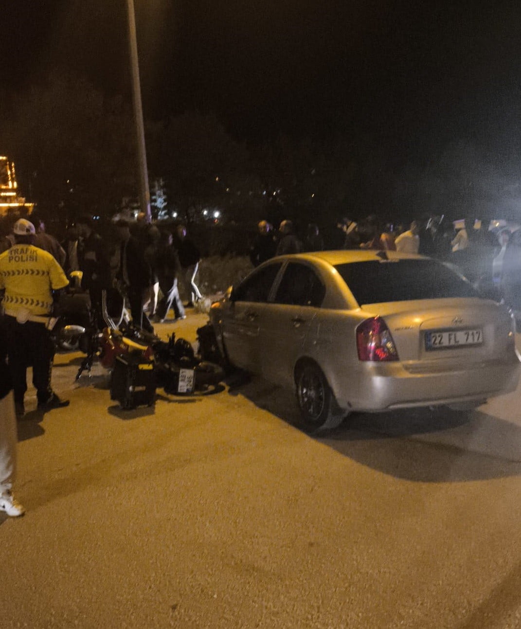 KEŞAN’DA OTOMOBİL İLE ÇARPIŞAN MOTOSİKLETTE 2 KİŞİ YARALANDI