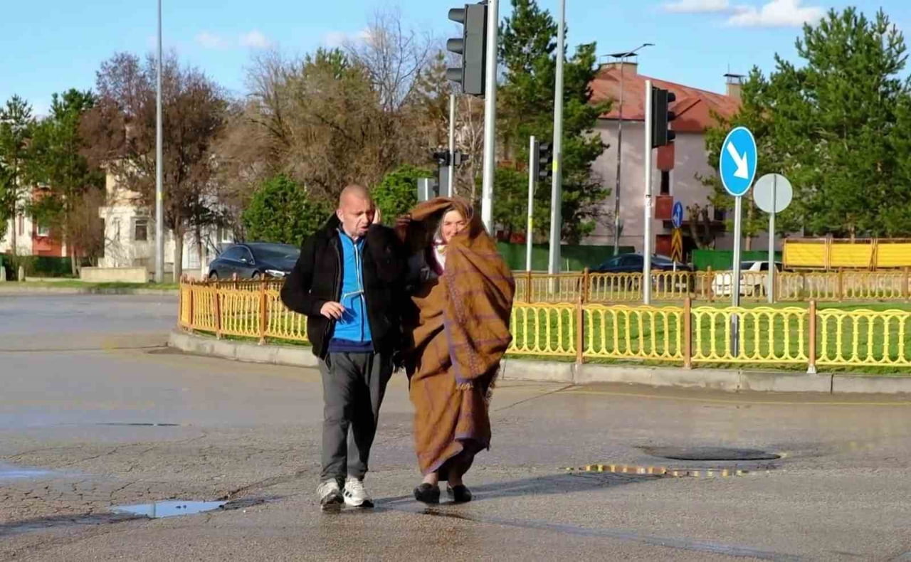 KEZİBAN DEMİR YUMRUK, 48 YILDIR ENGELLİ OĞLU MEMET’E SABIRLA, ŞEFKATLE,  İNANÇLA VE SEVGİYLE...