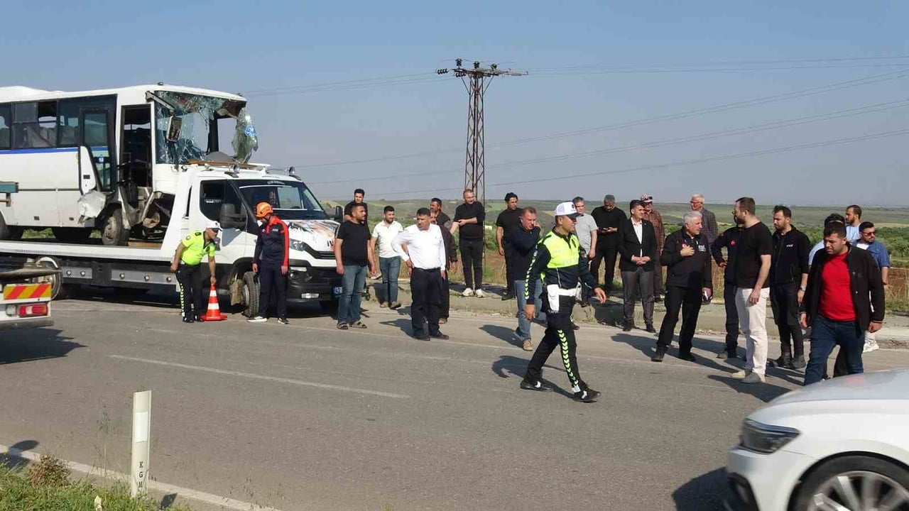 KİLİS’TE OSB İŞÇİLERİNİ TAŞIYAN MİDİBÜS DEVRİLDİ: 8 YARALI
