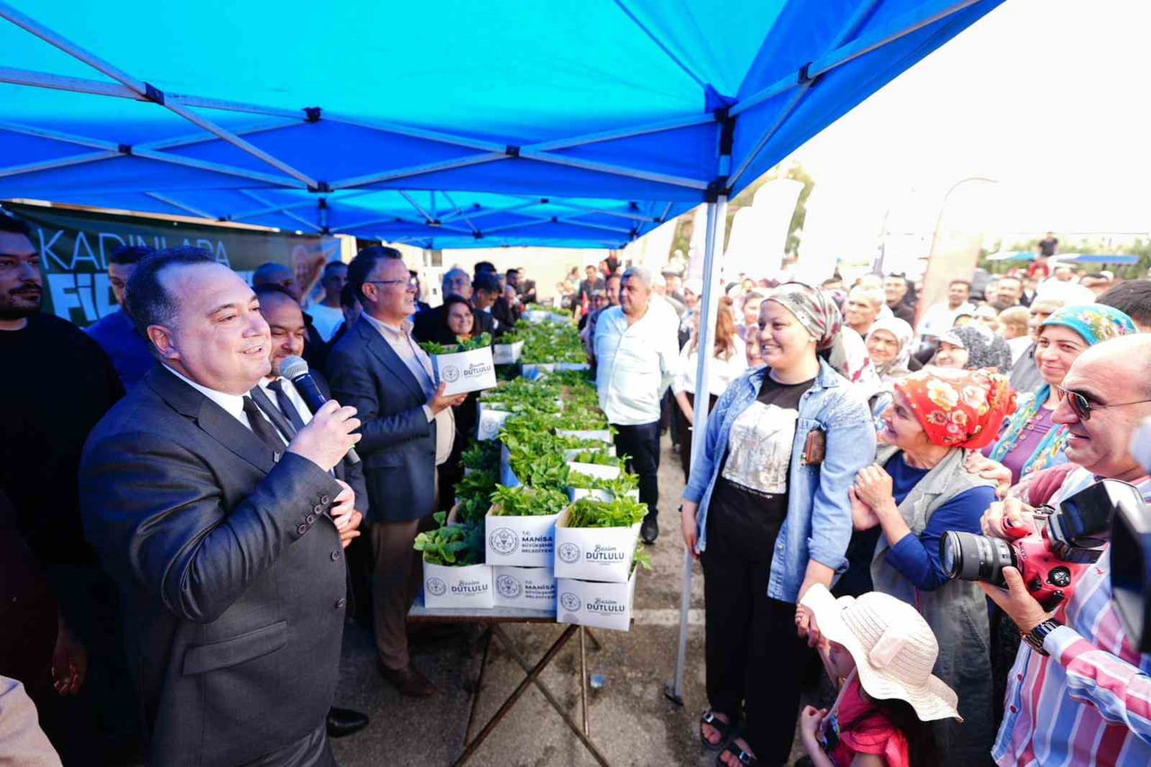 KİLLİK MAHALLESİ'NDE DÜZENLENEN TÖRENDE KONUŞAN MANİSA BÜYÜKŞEHİR BELEDİYE BAŞKANI BESİM DUTLULU...