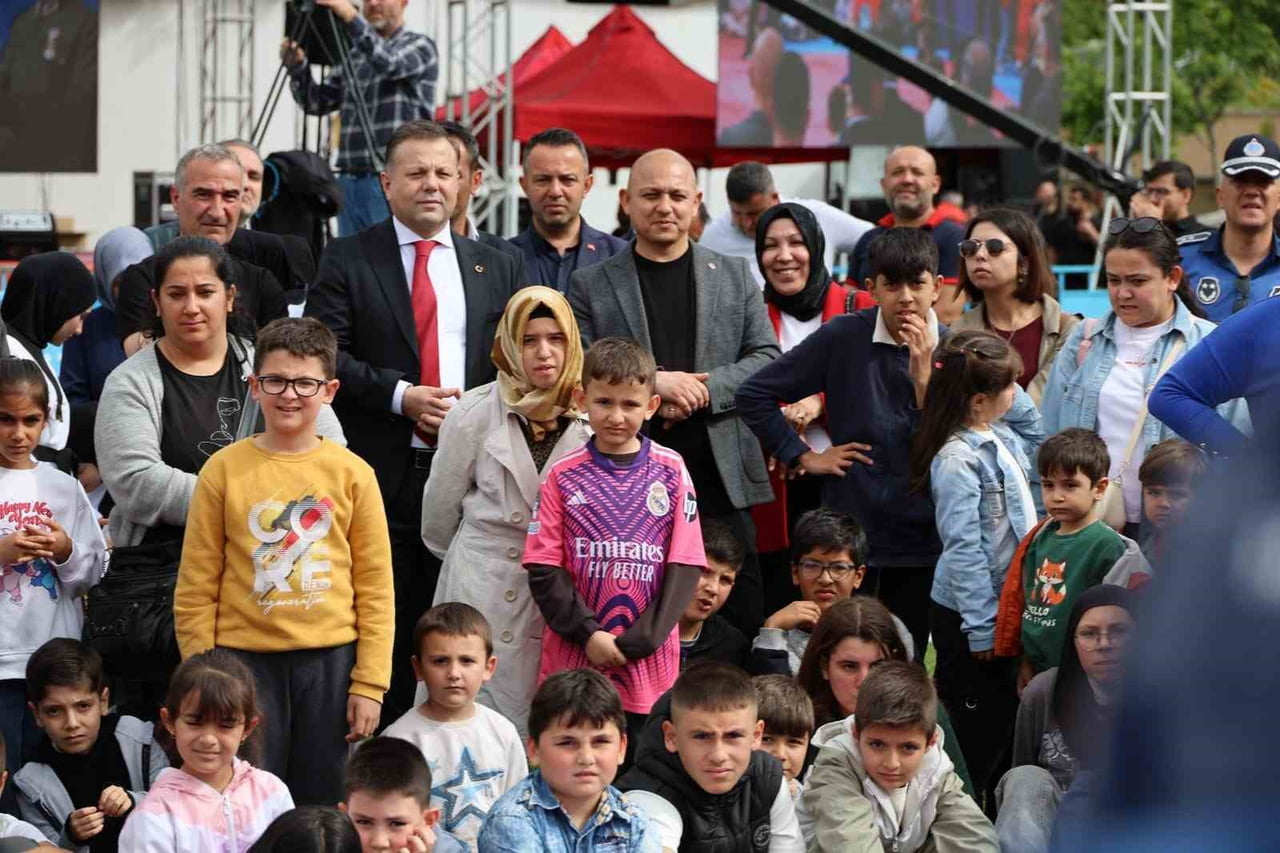 KIRIKKALE BELEDİYESİ TARAFINDAN DÜZENLENEN 19 MAYIS PROGRAMINDA, GENÇLER VE AMATÖR KULÜPLER...