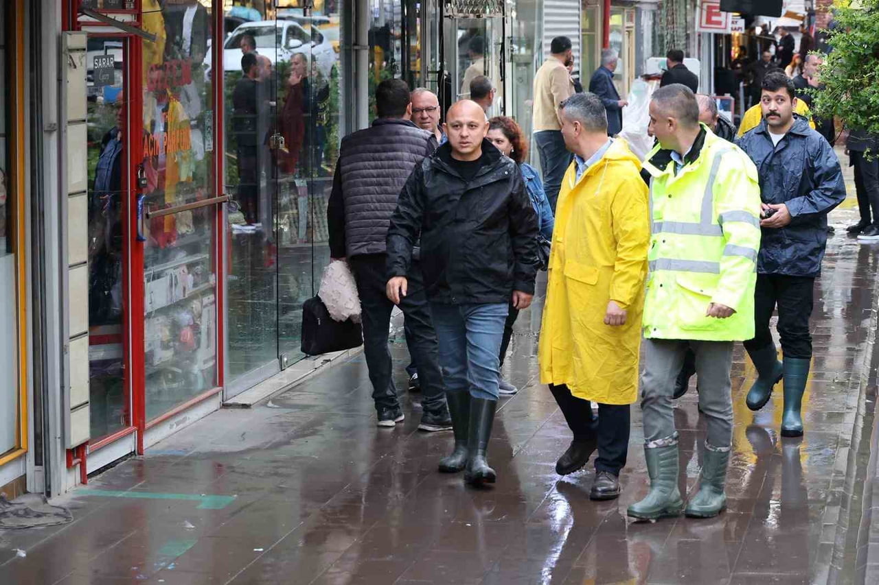 KIRIKKALE’DE ETKİLİ OLAN AŞIRI YAĞIŞ NEDENİYLE MEYDANA GELEN SU TAŞKINLARI VE OLUMSUZLUKLARA KARŞI...