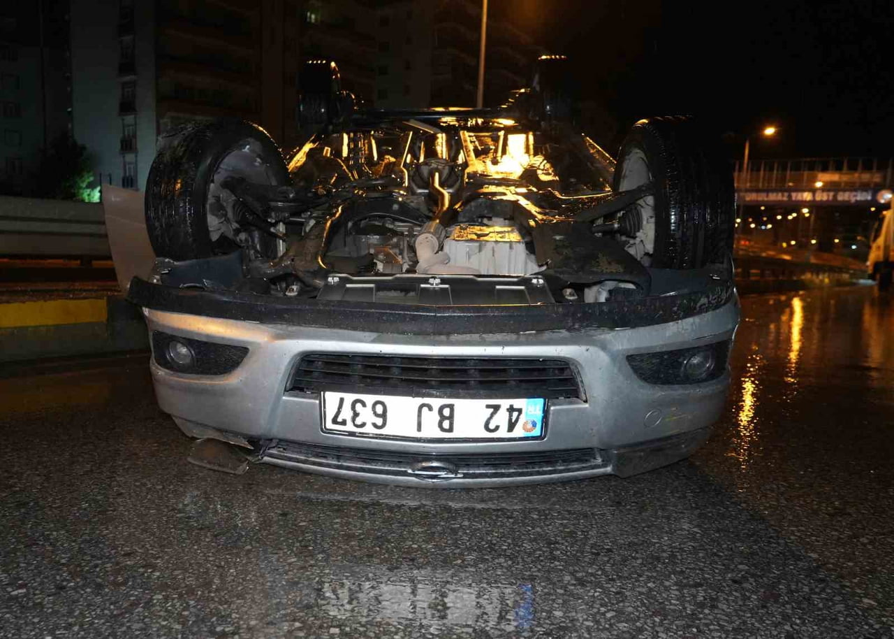 KIRIKKALE’DE KONTROLDEN ÇIKARAK TAKLA ATAN OTOMOBİLİN ALKOLLÜ SÜRÜCÜSÜ YARALANDI.