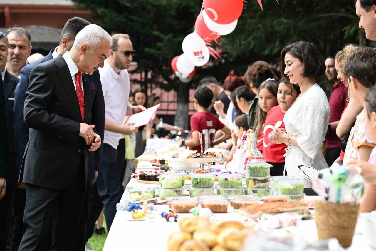 KIRKLARELİ VALİSİ UĞUR TURAN, EŞİ NİHAL TURAN, LÜLEBURGAZ KAYMAKAMI KEMAL YILDIZ VE TPAO TRAKYA...