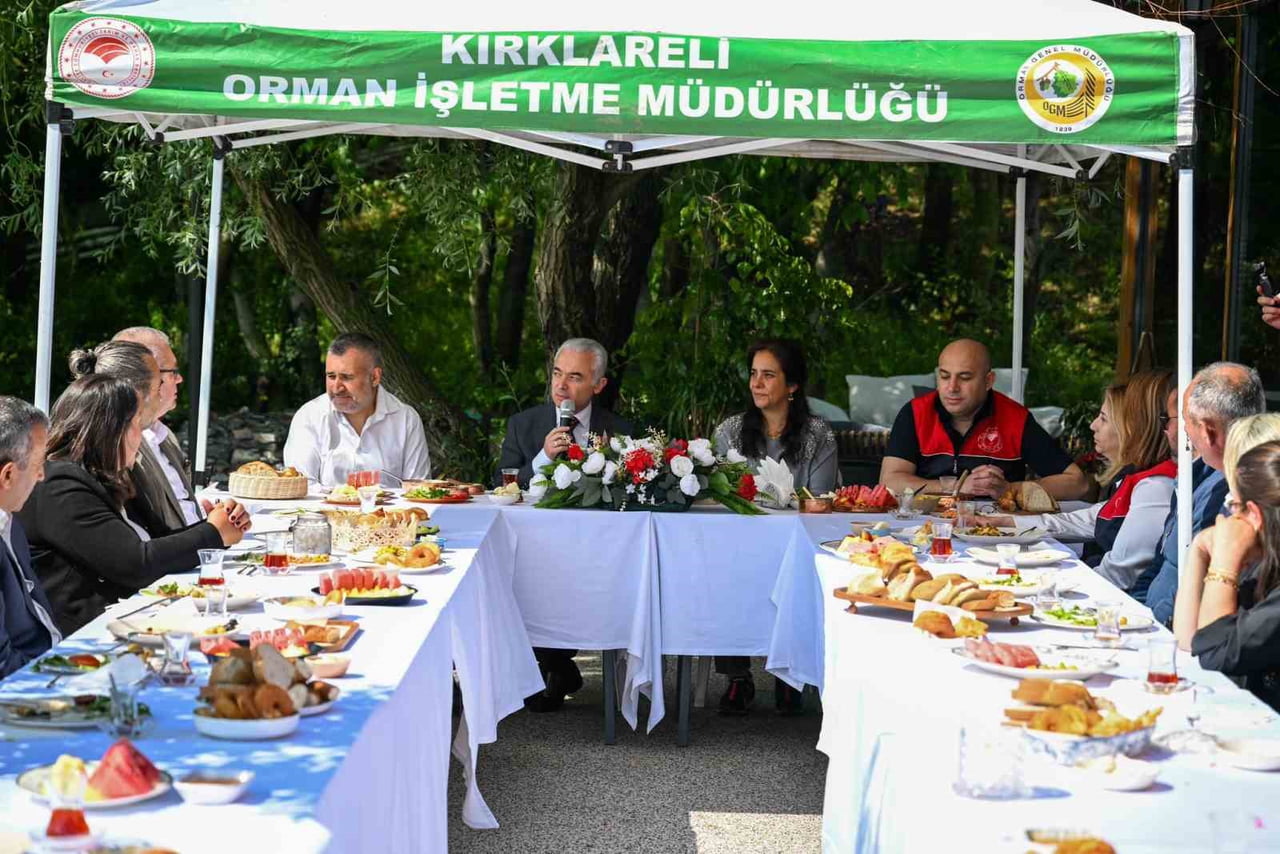 KIRKLARELİ VALİSİ UĞUR TURAN, İL TARIM VE ORMAN MÜDÜRLÜĞÜ TARAFINDAN 14 MAYIS DÜNYA ÇİFTÇİLER GÜNÜ...