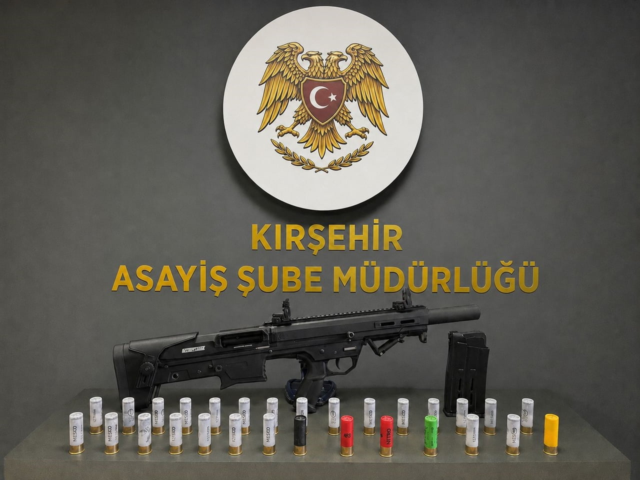 KIRŞEHİR'DE 2 FARKLI İKAM ETTE RUHSATSIZ AV TÜFEĞİ VE FİŞEK ELE GEÇİRİLDİ.