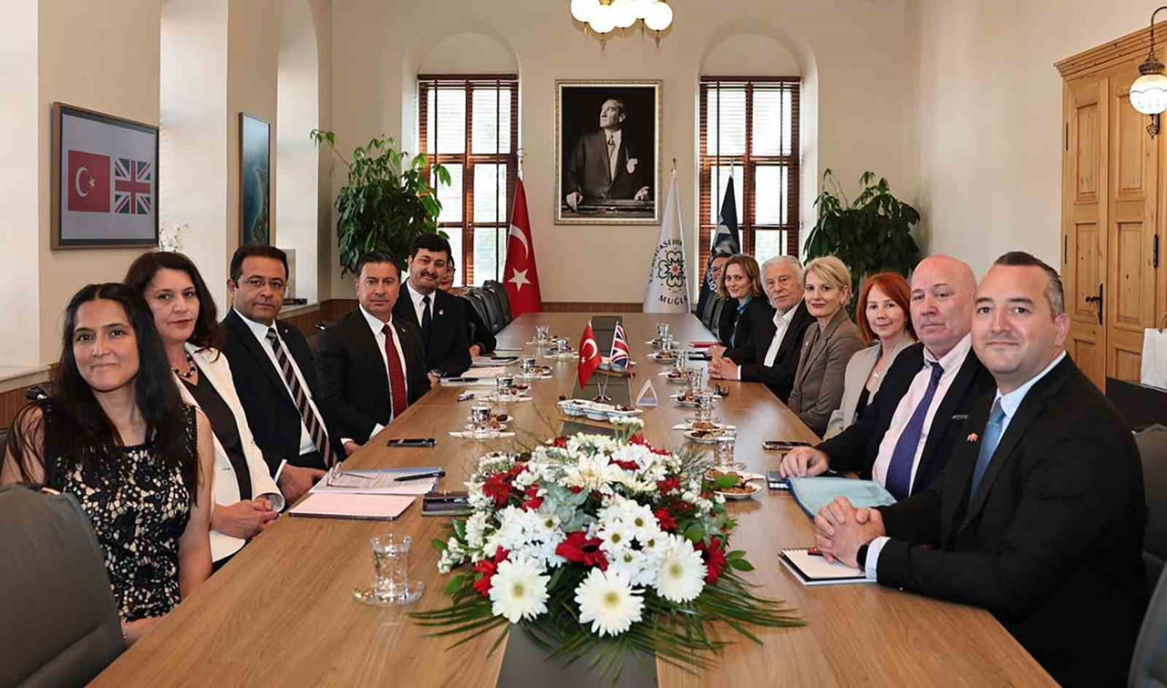 KIYI EGE BELEDİYELER BİRLİĞİ VE MUĞLA BÜYÜKŞEHİR BELEDİYE BAŞKANI AHMET ARAS, MUĞLA’YA YILLIK 1...