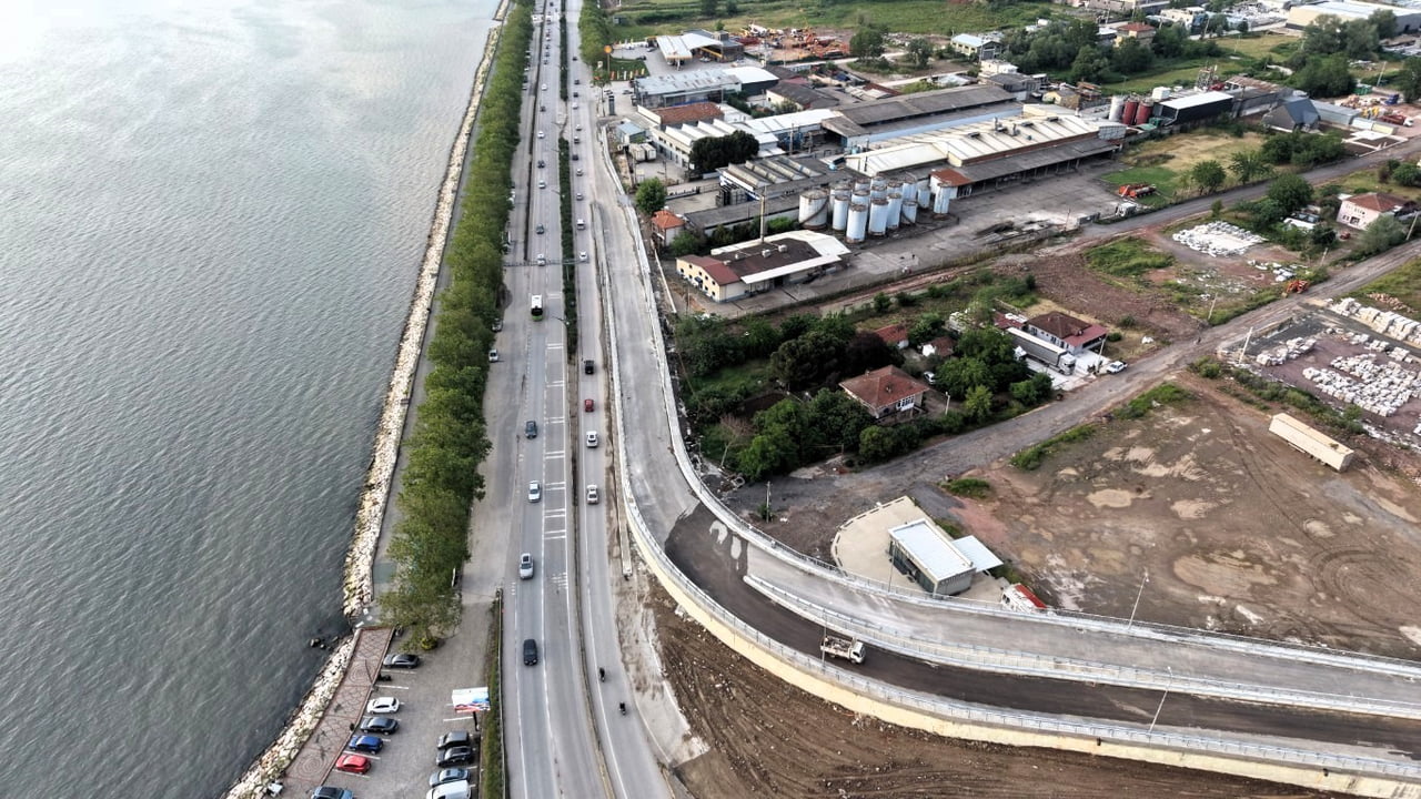 KOCAELİ'DE HAYATA GEÇİRİLEN "BAŞİSKELE KAVŞAĞI KORİDOR PROJESİ" KAPSAMINDA, D-130 KARA YOLUNDAN...