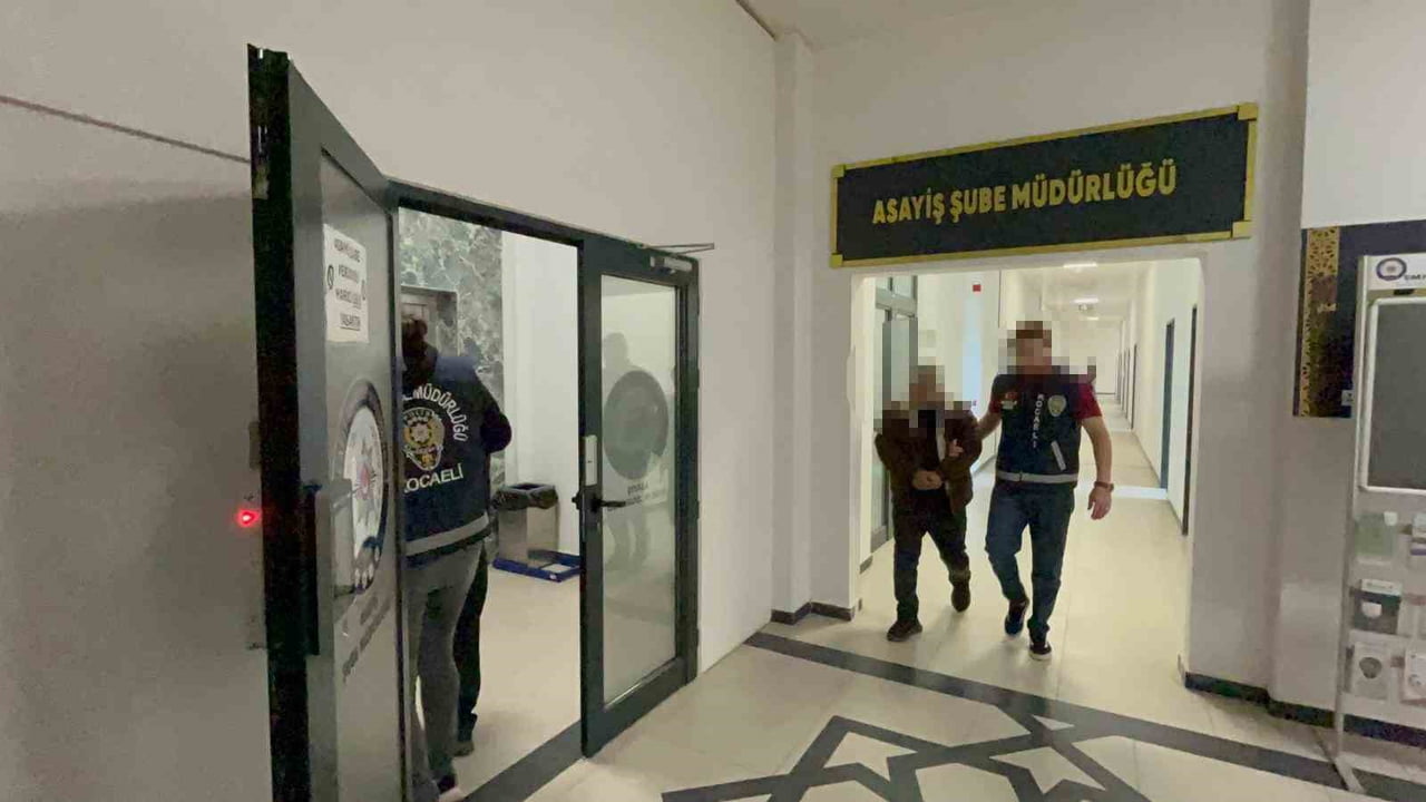 KOCAELİ'NİN ÇAYIROVA VE DERİNCE İLÇELERİNDE EVLERDEN HIRSIZLIK YAPTIKLARI BELİRLENEN 2 ŞÜPHELİ...