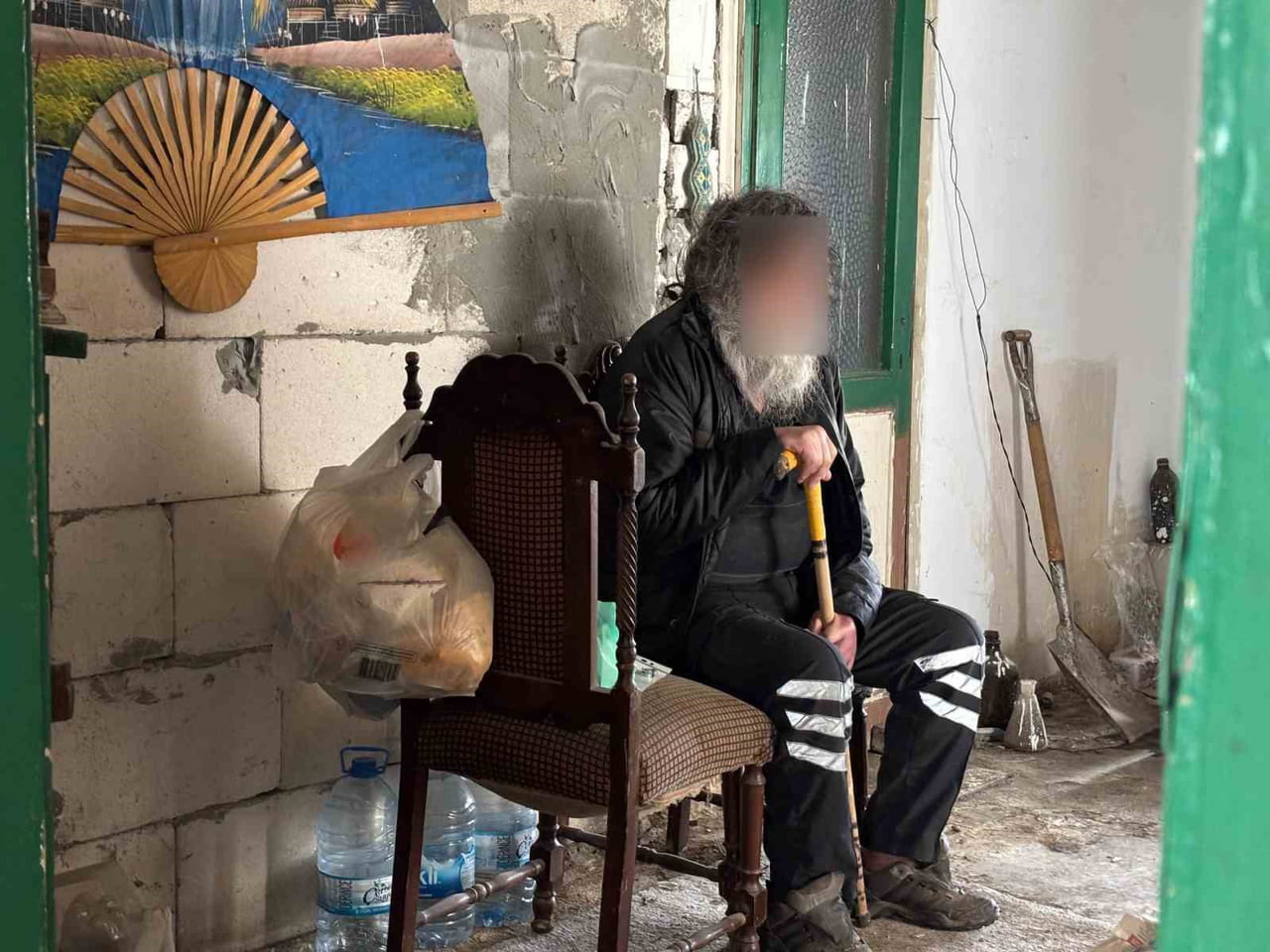 KOCAELİ'NİN GEBZE İLÇESİNDE İCRA YOLUYLA KAYBETTİĞİ DAİRESİNDE YAŞAMAYA DEVAM EDEN 60 YAŞINDAKİ...