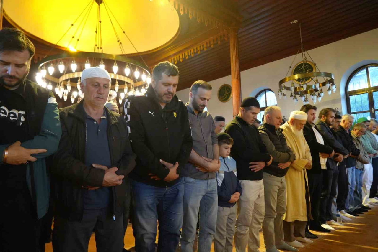 KOCAELİ'NİN İZMİT İLÇESİNDE FETHİN SEMBOLÜ OLARAK 1332 YILINDA İNŞA EDİLEN TARİHİ ORHAN...