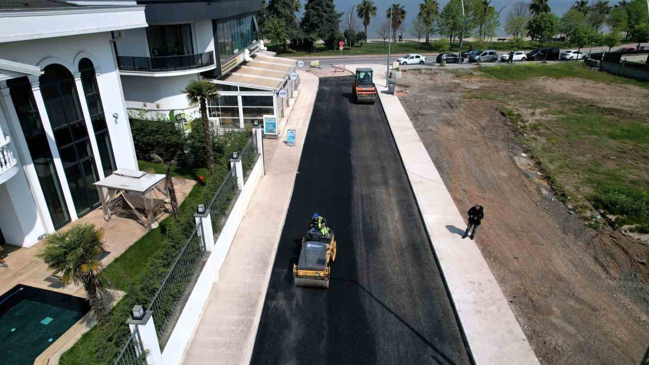 KOCAELİ BÜYÜKŞEHİR BELEDİYESİ, BAŞİSKELE SAHİL BÖLGESİNDE ULAŞIM AKIŞINI RAHATLATMAK AMACIYLA...
