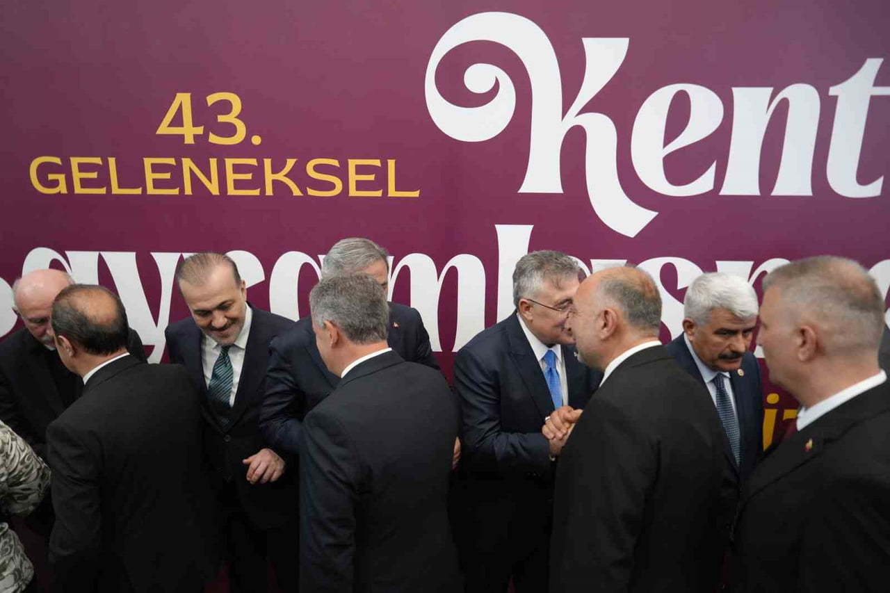 KOCAELİ’DE GELENEKSEL HALE GELEN 43. KENT BAYRAMLAŞMASI, KURBAN BAYRAMI ARİFESİNDE KENT PROTOKOLÜ...
