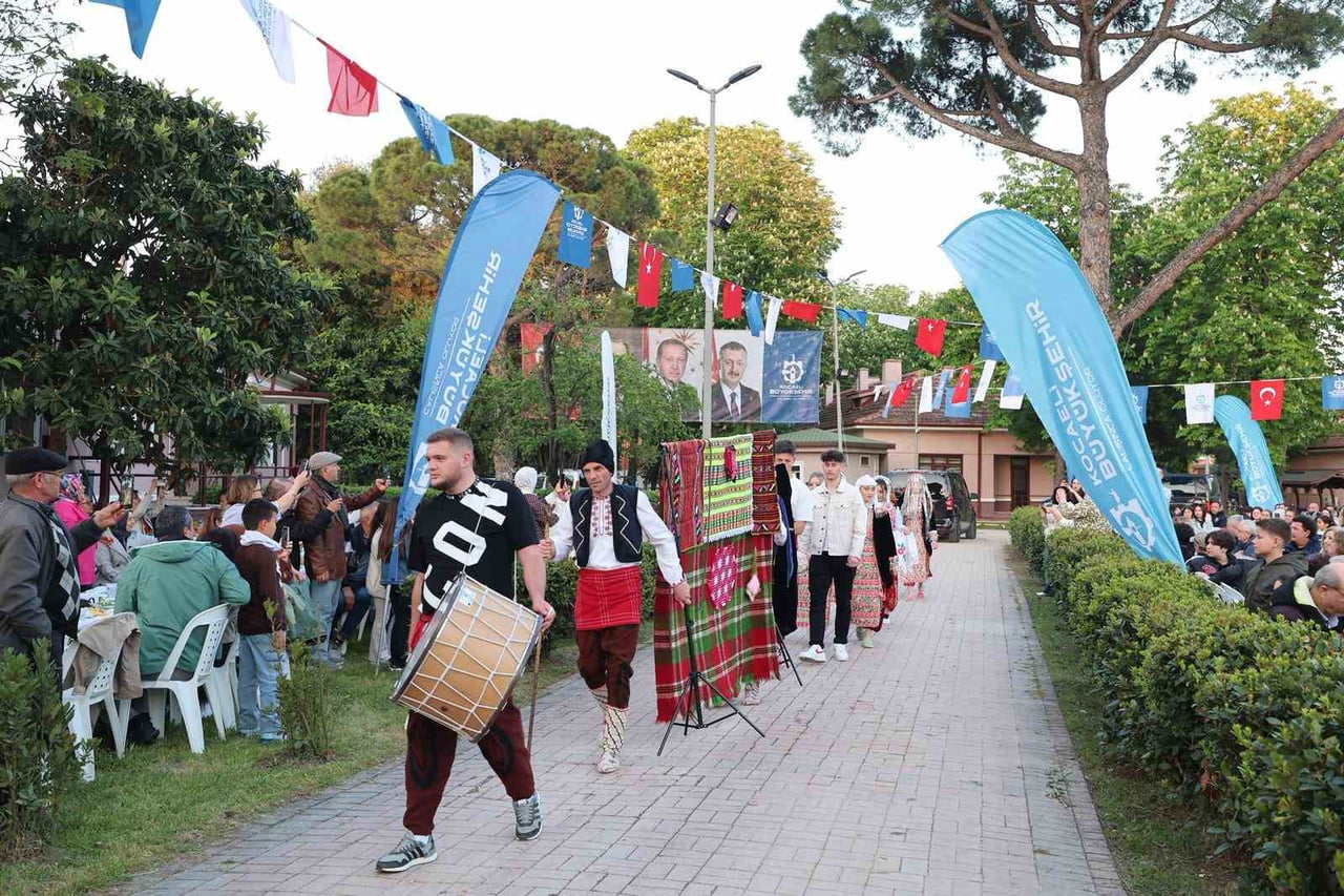 KOCAELİ’DE HIDIRELLEZ, BALKAN KÜLTÜRÜNE AİT RENKLİ VE GELENEKSEL RİTÜELLERLE COŞKU İÇİNDE...