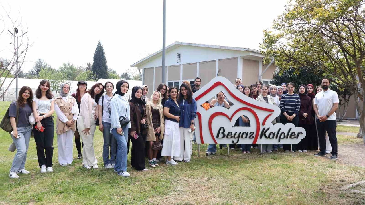 KOCAELİ’DE ÜNİVERSİTE ÖĞRENCİLERİ, BEYAZ KALPLER EĞİTİM VE GELİŞİM MERKEZİ’NDE İŞLENEN "ALAN...