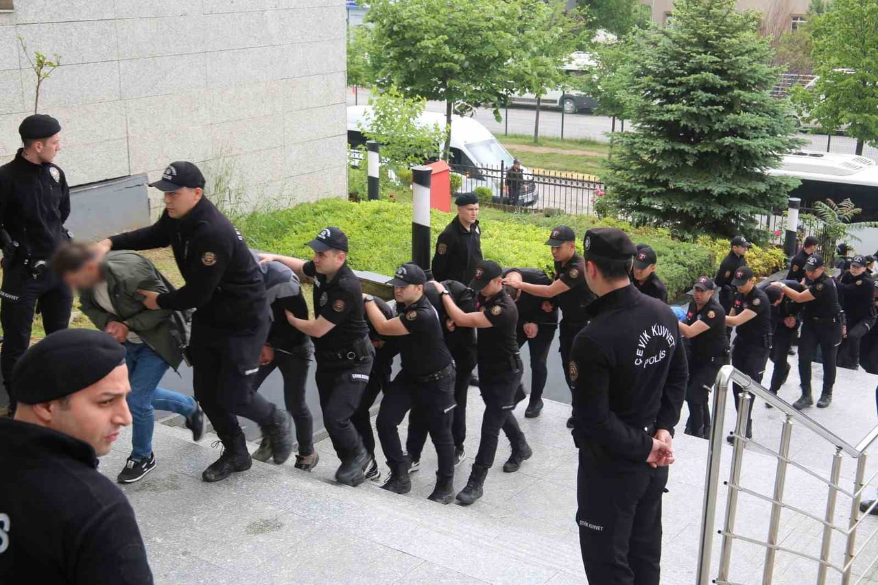KOCAELİ MERKEZLİ 23 İLDE İNTERNET ÜZERİNDEN SAHTE ARAÇ KİRALAMA İLANLARIYLA VATANDAŞLARI...