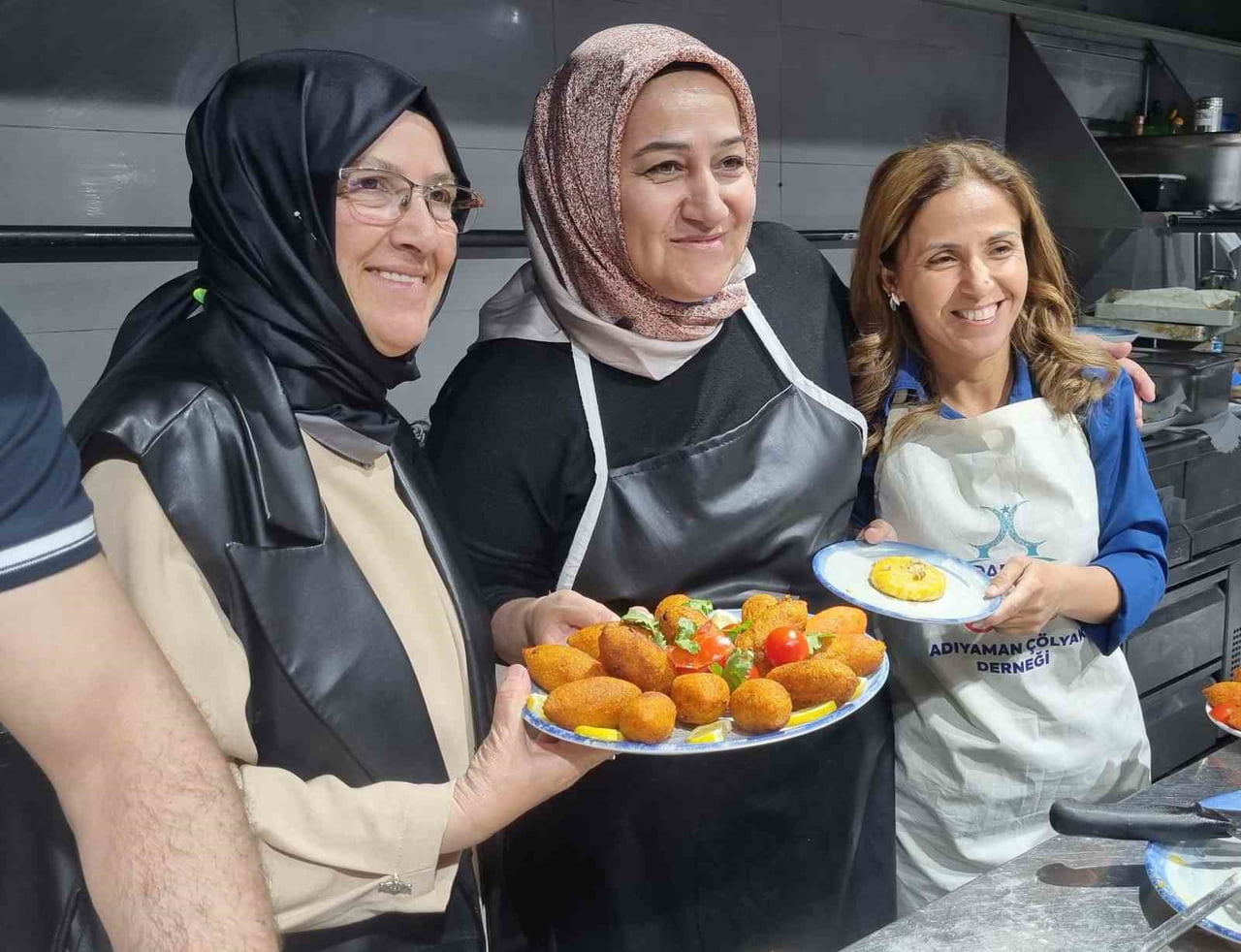 KOCAELİ’NİN DARICA İLÇESİNDE DÜZENLENEN ULUSAL GLUTENSİZ YEMEK YARIŞMASI’NDA ADIYAMAN BİRİNCİ...