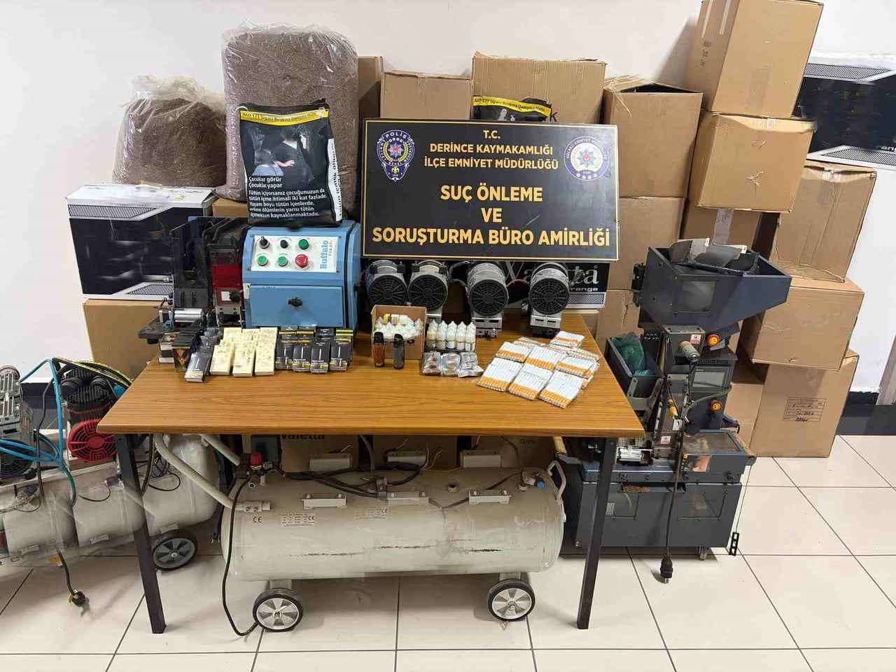 KOCAELİ’NİN DERİNCE İLÇESİNDE KAÇAK TÜTÜN ÜRÜNLERİNE YÖNELİK DÜZENLENEN OPERASYONDA ÇOK SAYIDA...