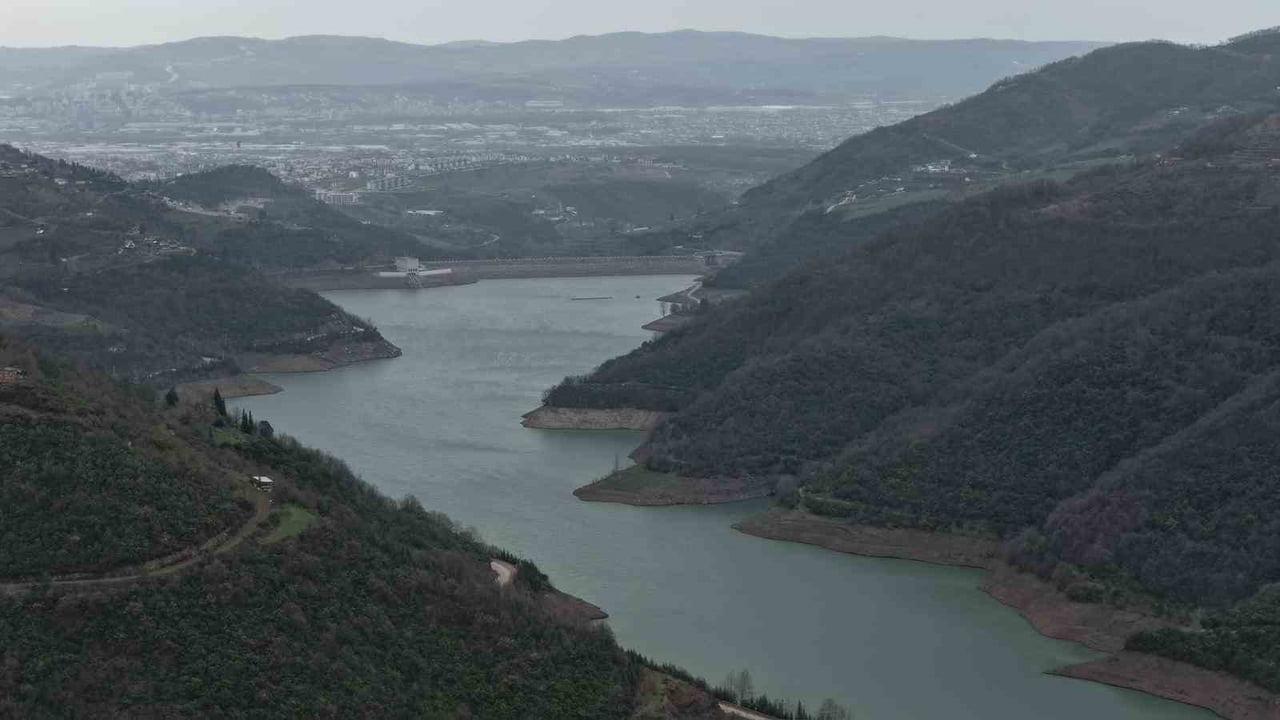 KOCAELİ VALİLİĞİ, BÖLGEDE BEKLENEN YAĞIŞLI PERİYOT NEDENİYLE YUVACIK BARAJI'NDA KONTROLLÜ SU...