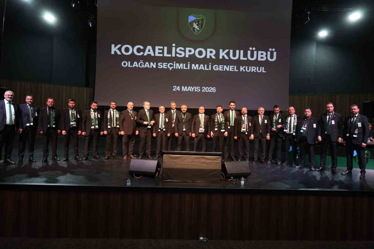 KOCAELİSPOR’DA MEVCUT BAŞKAN RECEP DURUL, GENEL KURULDA GÜVEN TAZELEDİ.