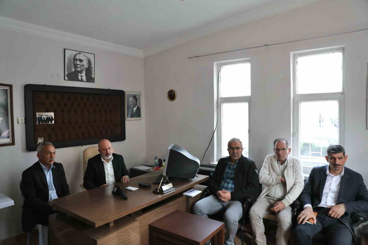 KOCASİNAN BELEDİYE BAŞKANI AHMET ÇOLAKBAYRAKDAR; ŞEHRİN İHTİYAÇLARINI YERİNDE TESPİT ETMEK VE...