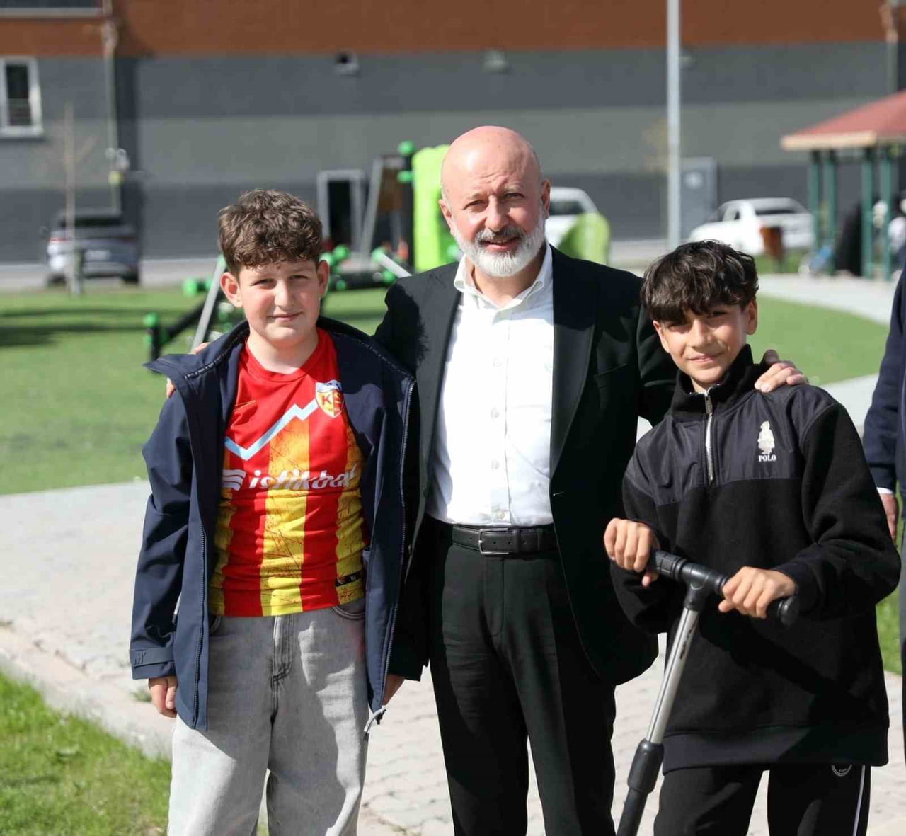KOCASİNAN BELEDİYE BAŞKANI AHMET ÇOLAKBAYRAKDAR; ŞEHRİN İHTİYAÇLARINI YERİNDE TESPİT ETMEK VE...