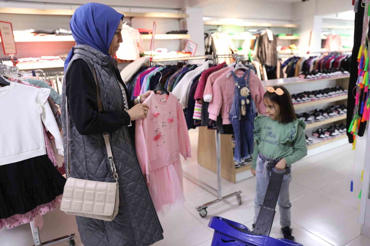 KOCASİNAN BELEDİYESİ, 2017 YILINDA HAYATA GEÇİRDİĞİ DOST ELİ PROJESİ KAPSAMINDA VATANDAŞLARA...