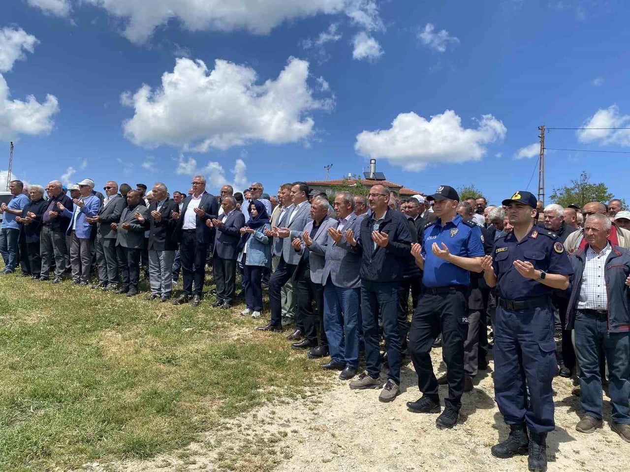 KOFÇAZ KAYMAKAMI SEDA ÜNLÜ, BELEDİYE BAŞKANI LEVENT ŞENOL, MUHTARLAR VE VATANDAŞLAR, HEM ŞÜKÜR HEM...