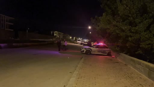 Kontrolden çıkan motosiklet, park halindeki kamyonun altına girdi: 1 ölü