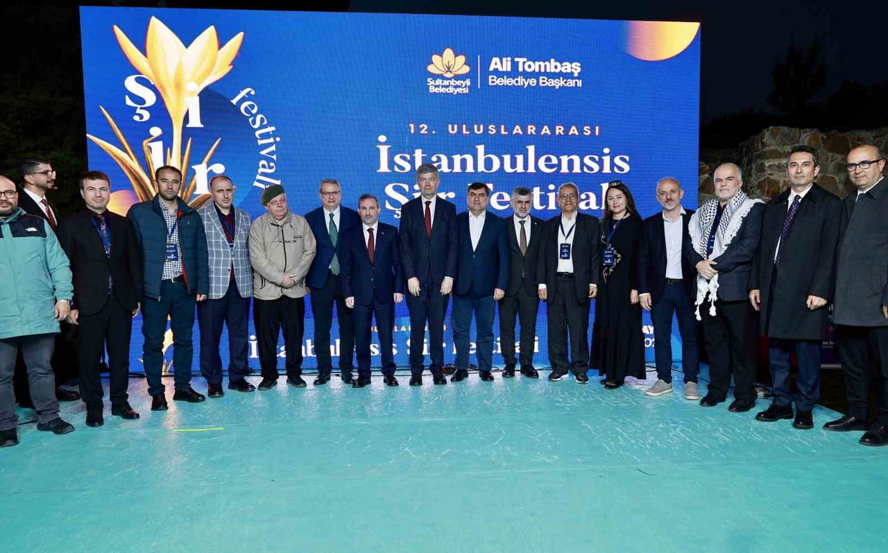 KONUKLAR TOPLU FOTOĞRAF